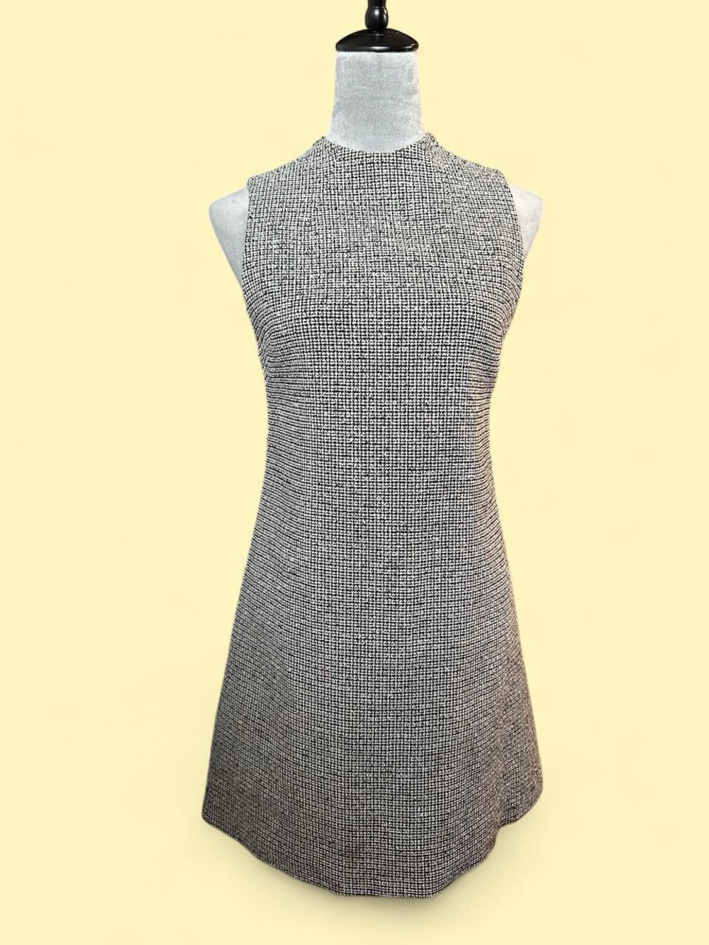 Alice + Olivia Black White Tweed Mock Neck Sleeveless Shift Mini Dress Size 2